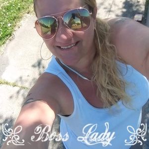 Meet your Posher, Lori